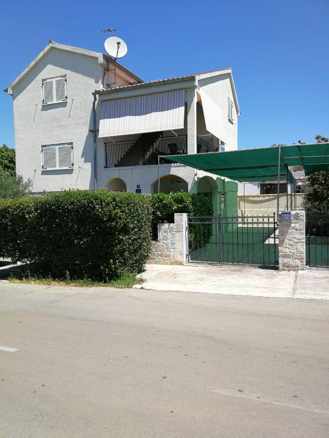 Apartments Ljubica Biograd Na Moru Buitenkant foto